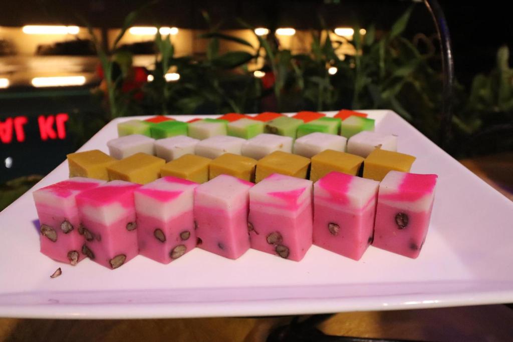 อาหารและเครื่องดื่ม