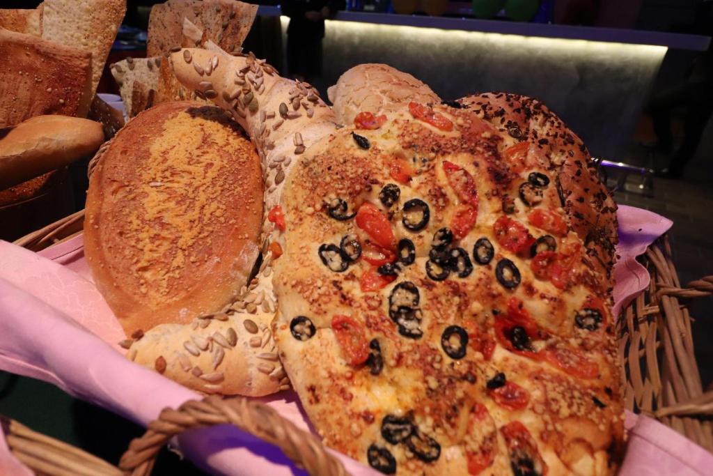 อาหารและเครื่องดื่ม