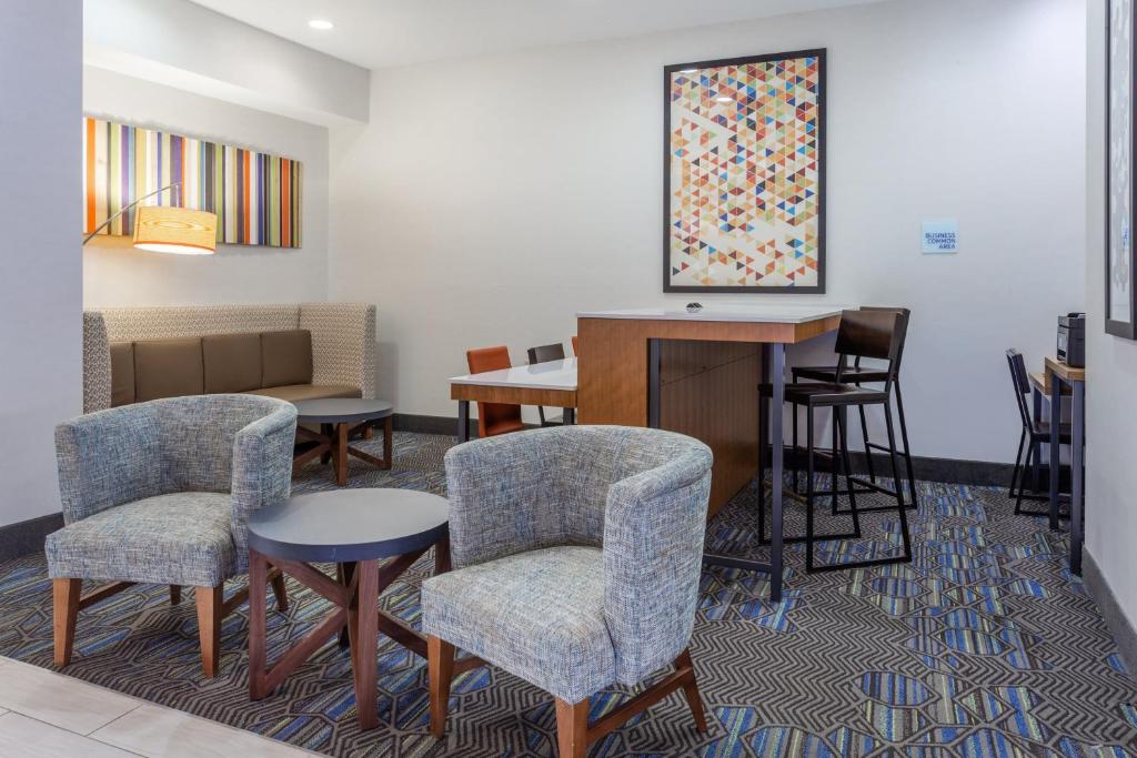 Holiday Inn Express & Suites White Haven-Lake Harmony photo