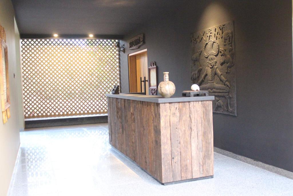 フロント・ロビー