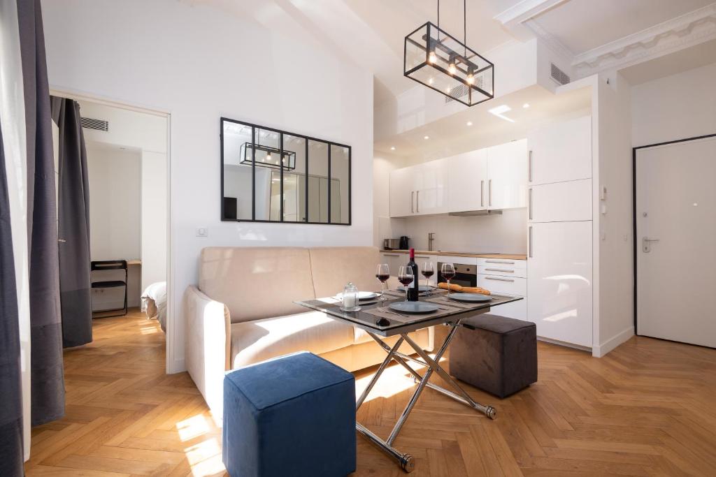 "Le Berlioz 1" by EnjoyNice, 2 bathrooms and airco - 2