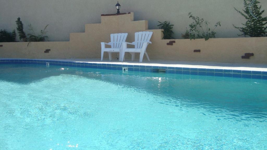 スイミングプール