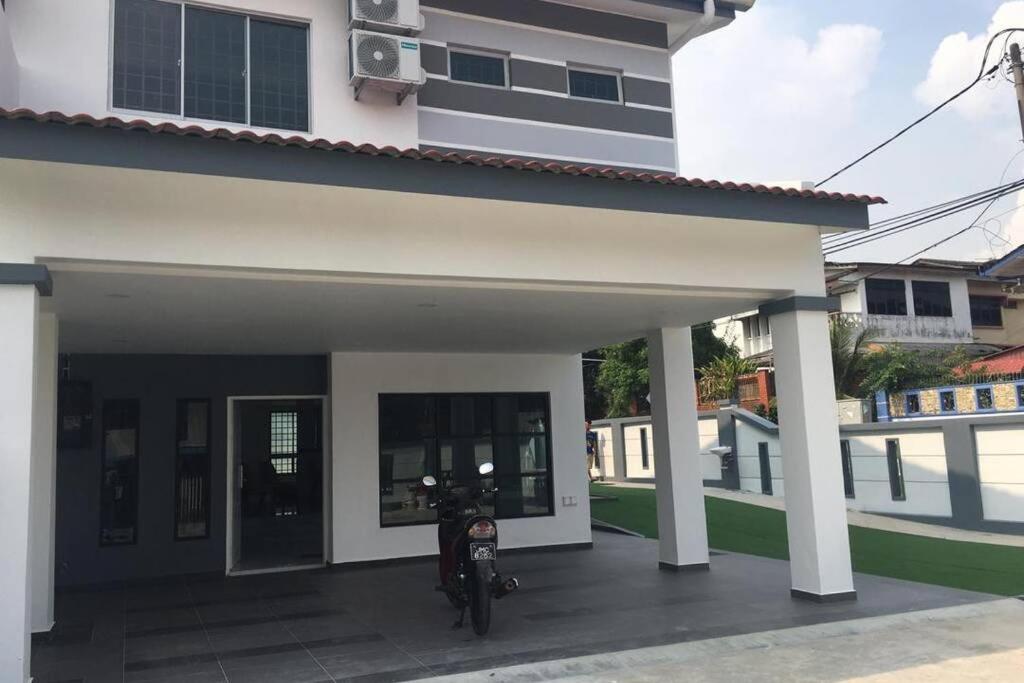 22pax :Taman pelangi Party house nearby midvelly — Hotel in Johor Bahru
