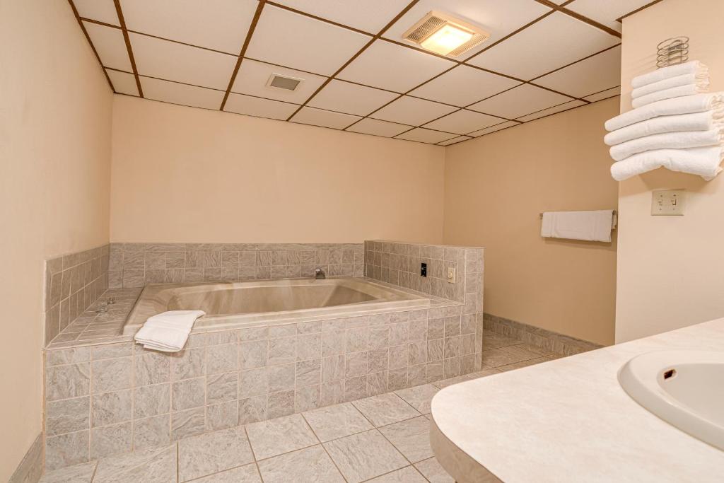 Bonnie Castle Resort & Marina photo