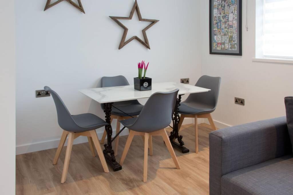 Blackbird Luxury Apartments Room 5 전경