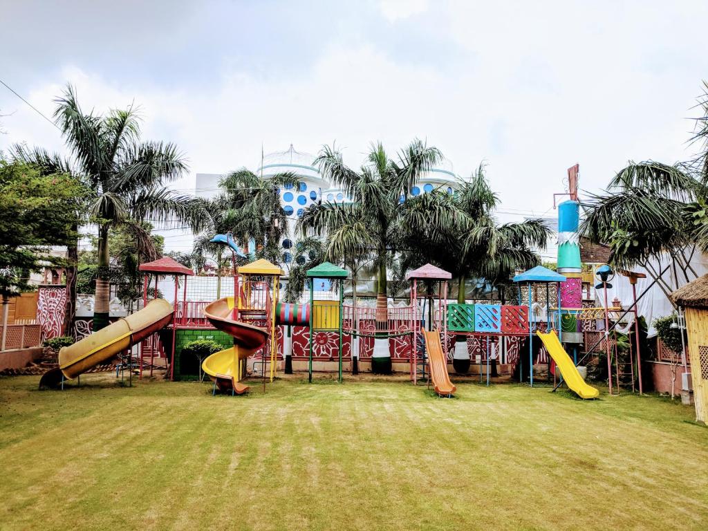 Garden, Heritage Hotel in Lucknow
