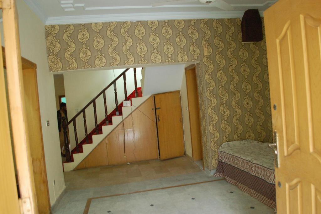 Lobby, KHYBER INN in Islamabad