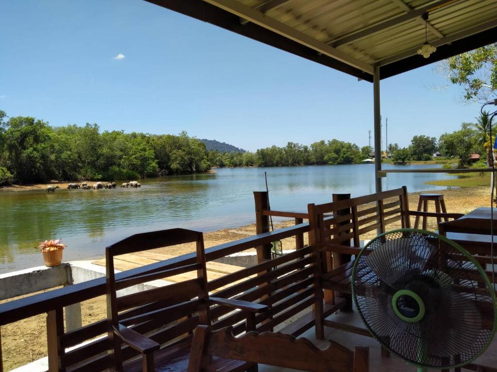 Khum Thong Resort photo