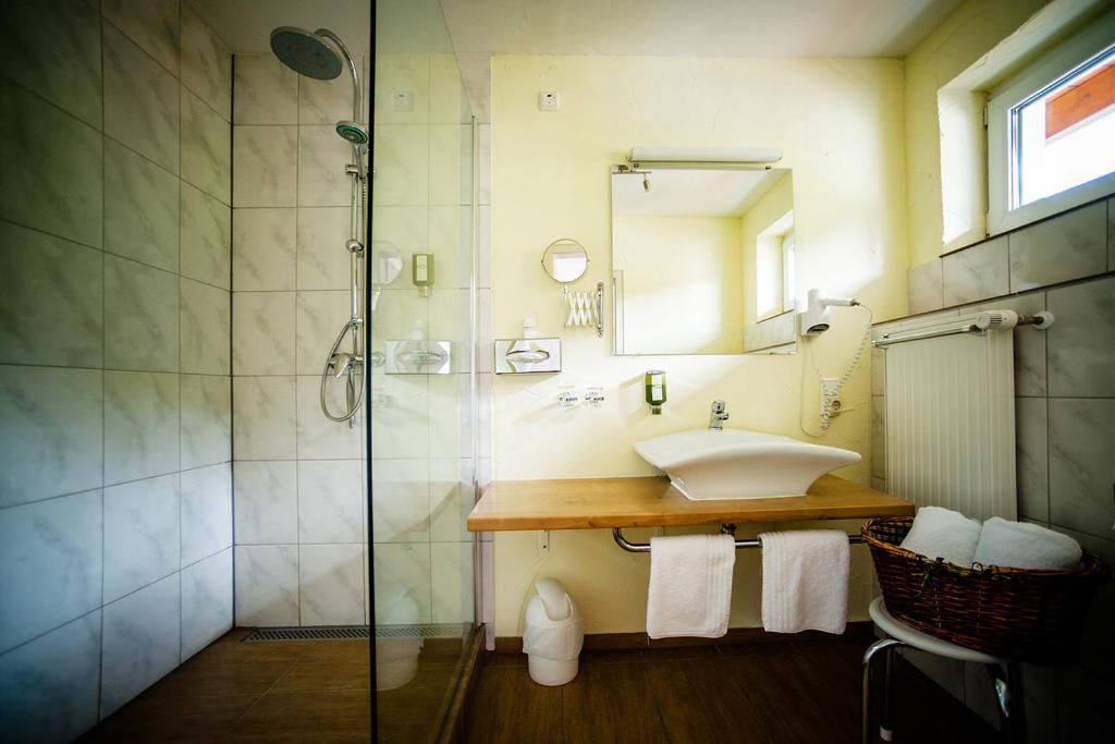 Holzschuh Schwarzwaldhotel photo