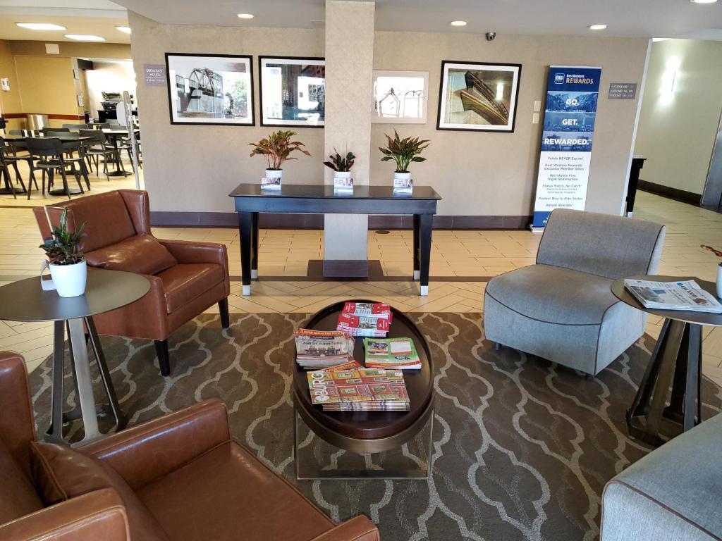 Best Western Harrisburg North Hotel photo