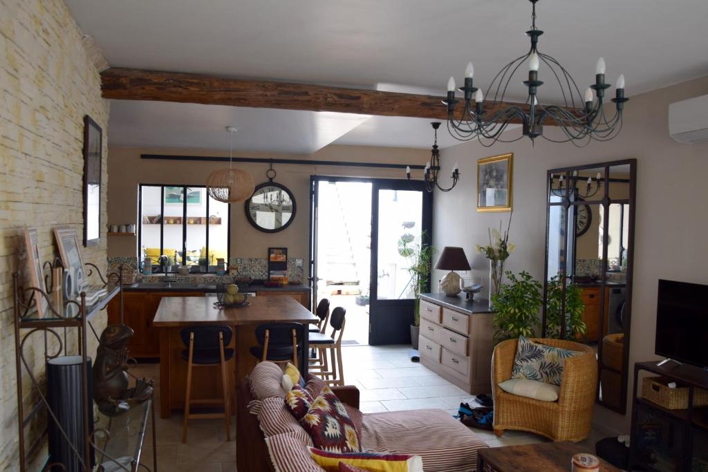 Le Petit Patio - 2