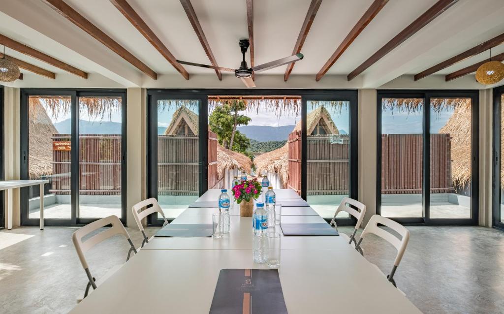 会議室 / ダンスホール