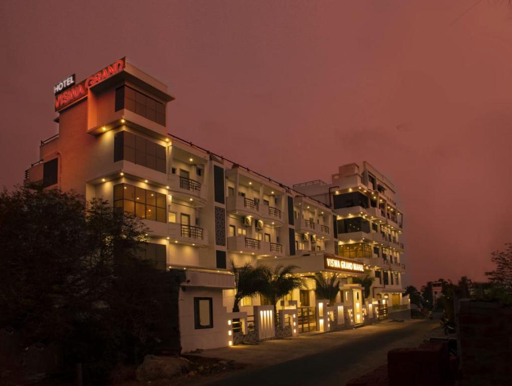 HOTEL VISWA GRAND 外観