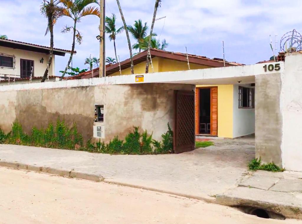 Casa 10 hospedes 300 metros da praia Guaruja-SP
