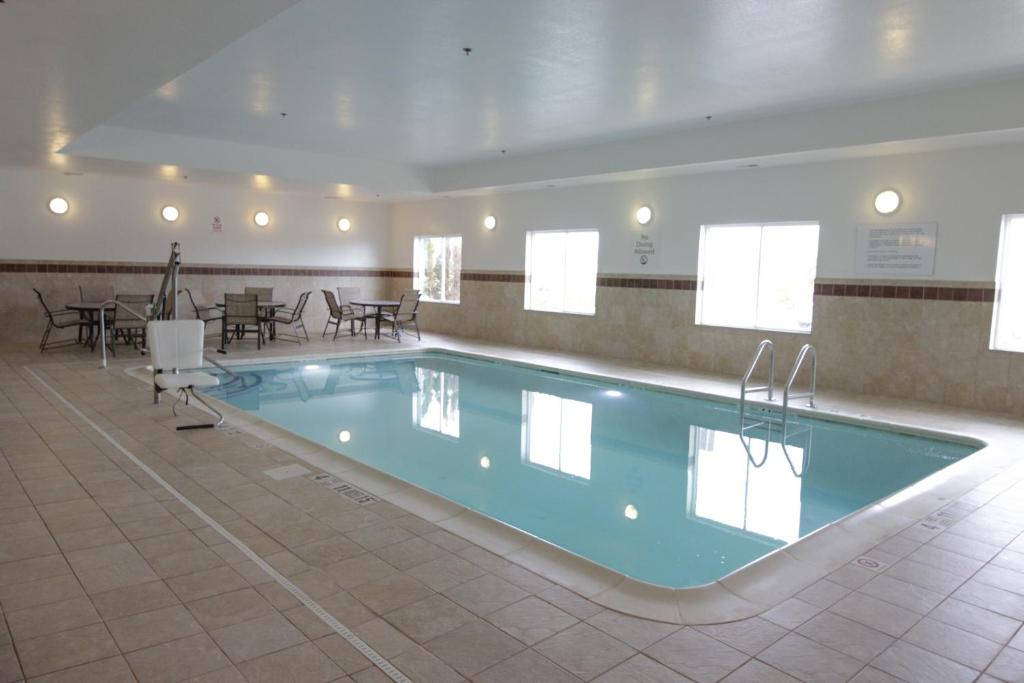 Holiday Inn Express and Suites Montgomery photo