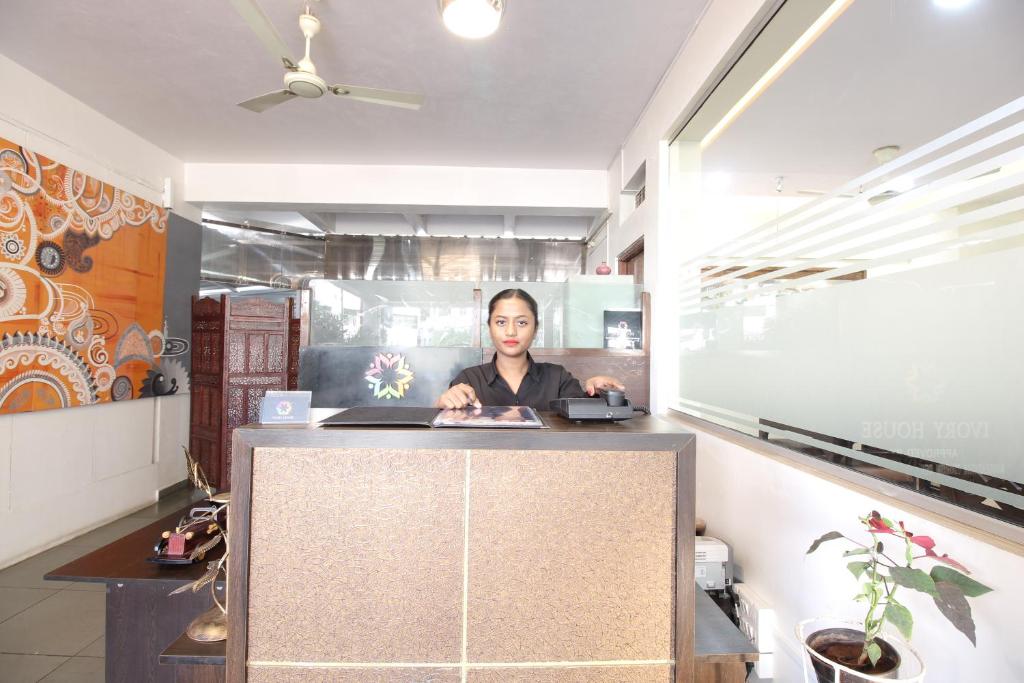 フロント・ロビー