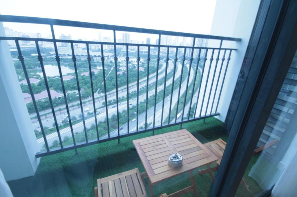 BOM HOMES- VINHOMES GREENBAY- Service Apartment photo