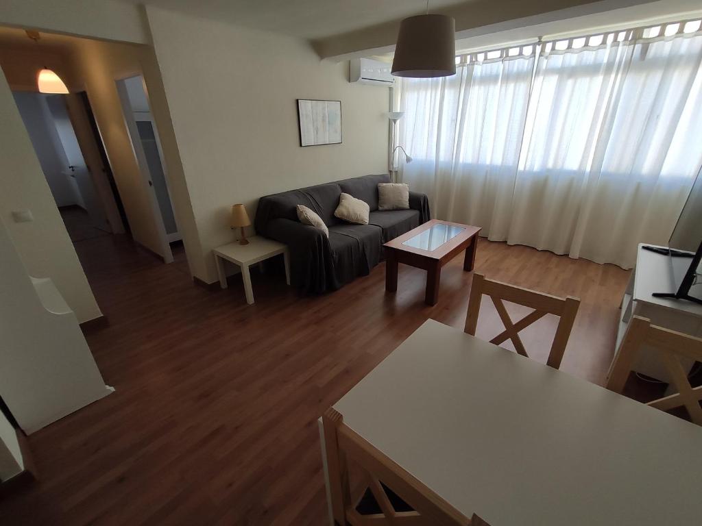 Sweet Home in the West, Málaga