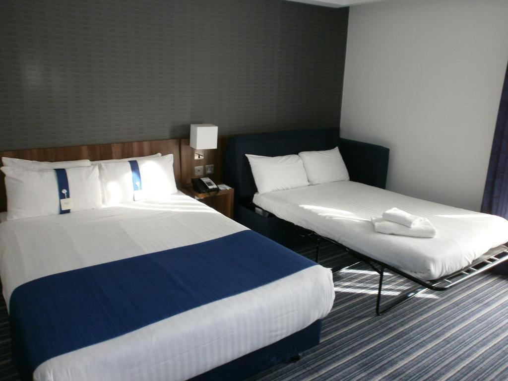 Holiday Inn Express Dunstable Photo 14