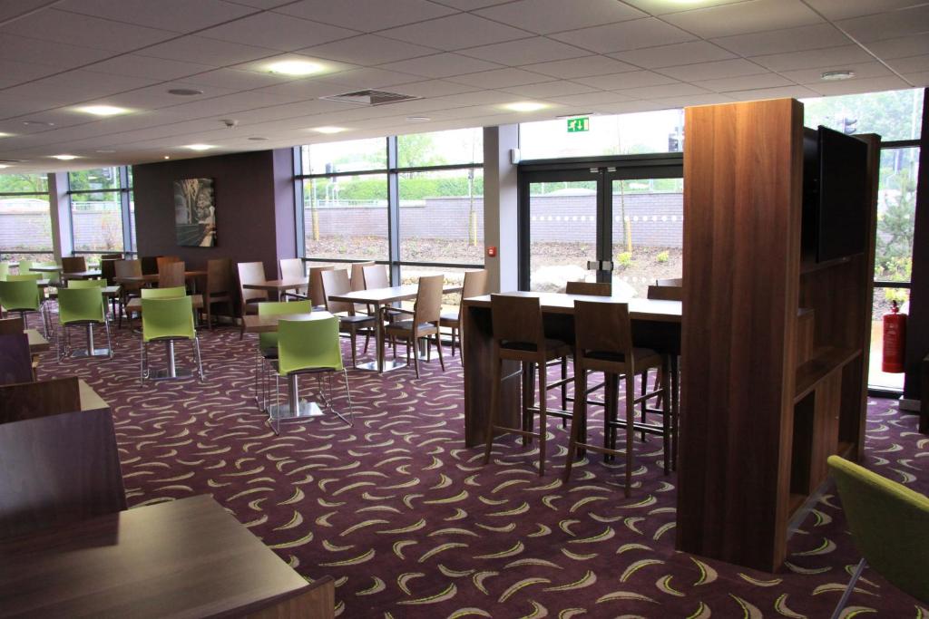 Holiday Inn Express Dunstable Photo 19