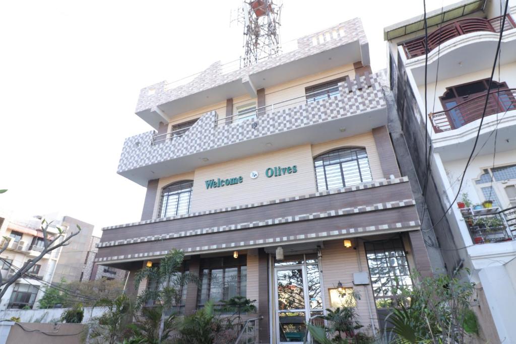 Welcome Olives — Hotel in Meerut