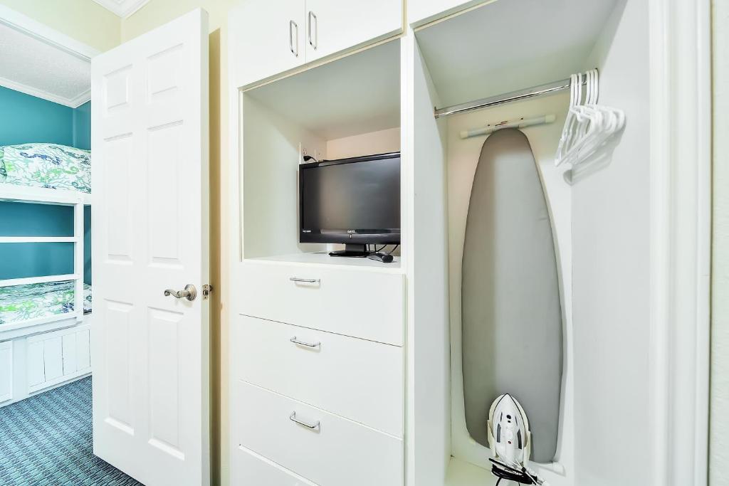 Casa Del Mar Beachfront Suites Photo 14