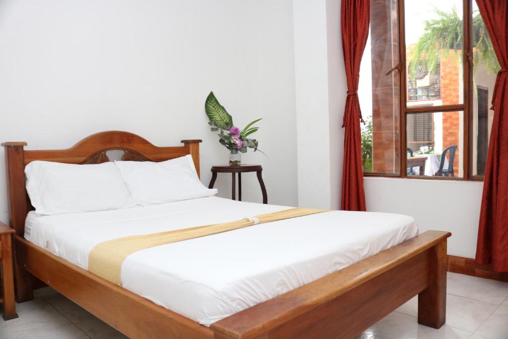 Hotel Colonial - Honda - - 3