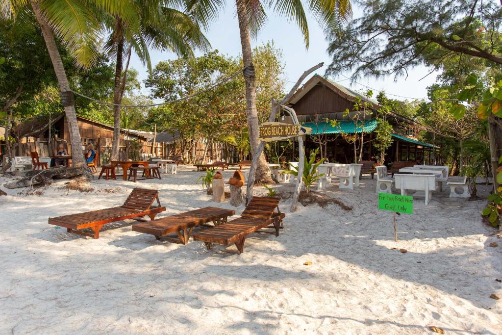 Frog Beach House photo
