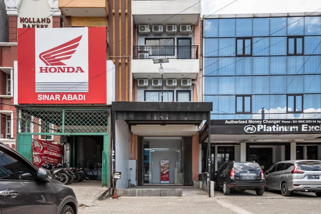 レッドドアーズ ニア タンジュン デュレン 2 (RedDoorz near Tanjung Duren 2) 外観