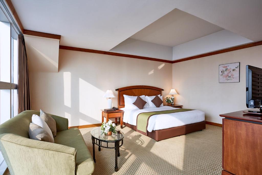 Baiyoke Sky Hotel — Hotel rooms in Bangkok, Bangkok