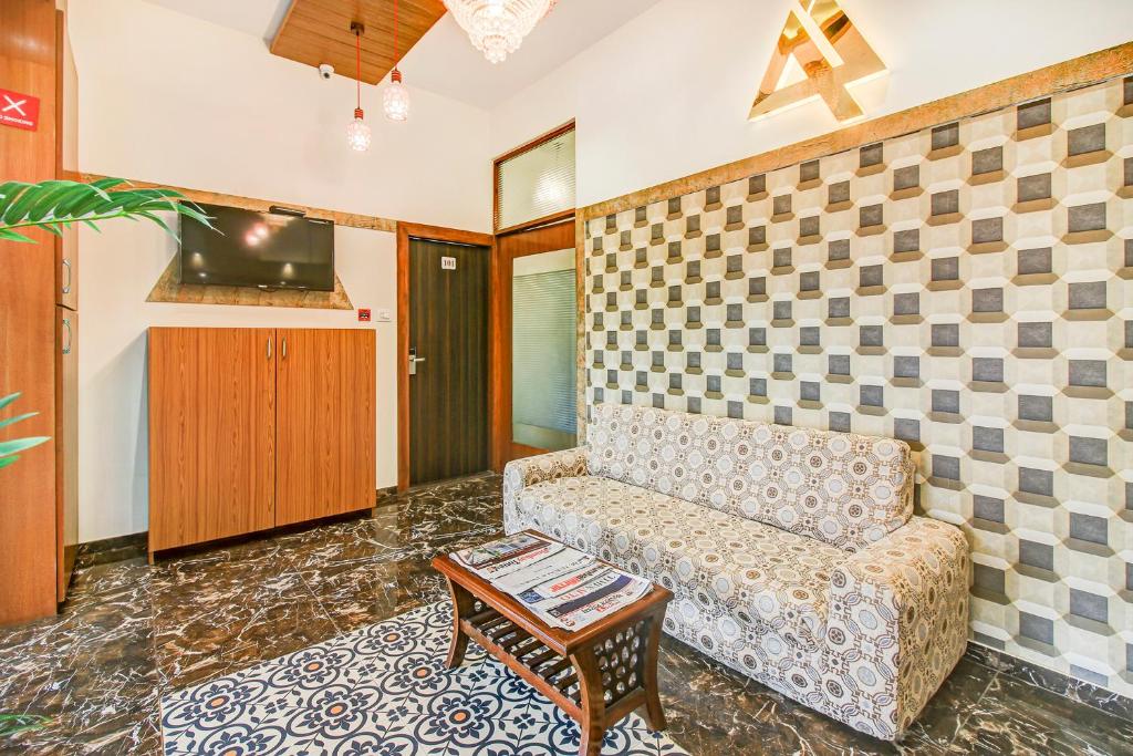 OYO 13614 Hotel Axis International photo