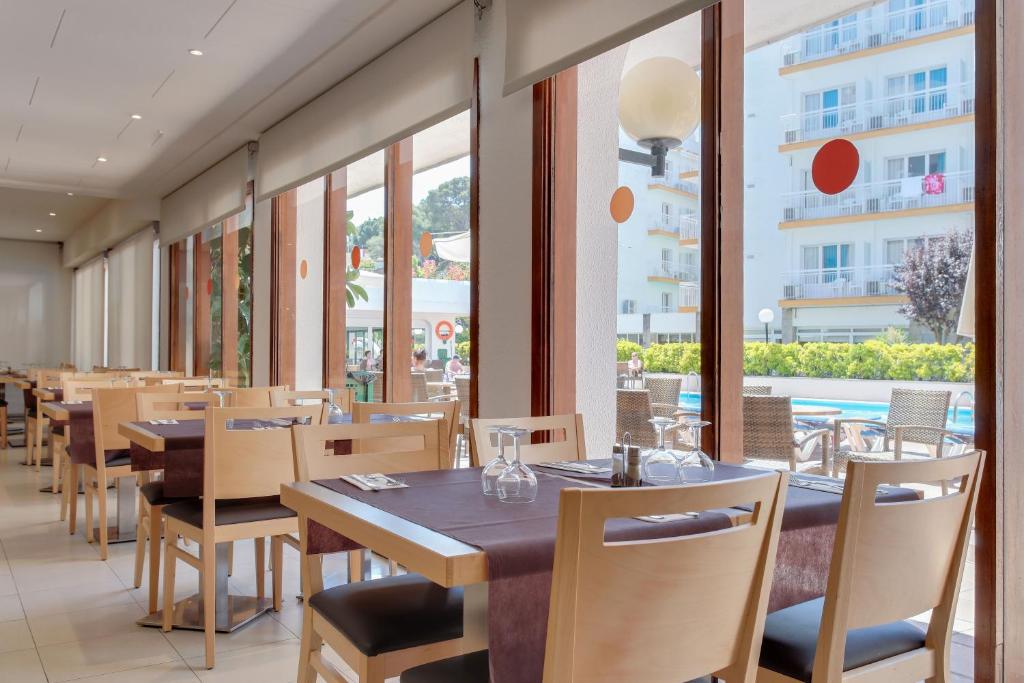 Hotel Garbi Park & AquaSplash — Lloret de Mar, Catalonia