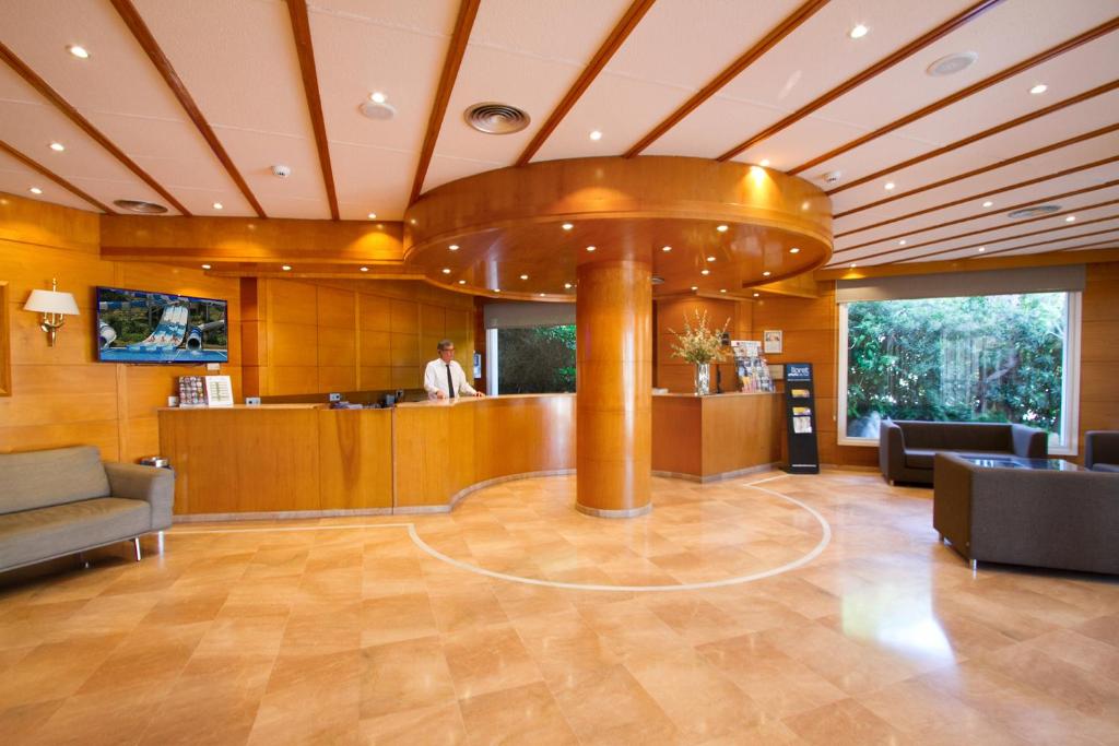 Hotel Gran Garbi Mar & AquaSplash — Hotel building in Lloret de Mar, Catalonia