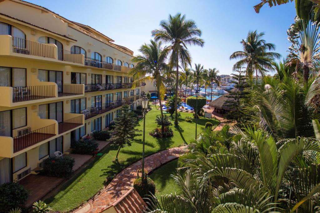 Flamingo Vallarta Hotel & Marina - 4