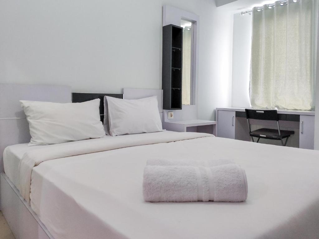 Compact and Cozy Tamansari Mahogany Studio Apartment By Travelio, Karawang