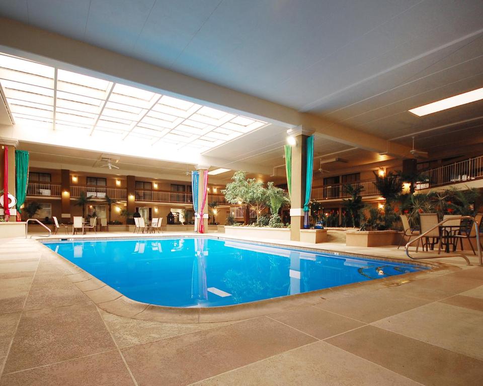 Clarion Inn photo