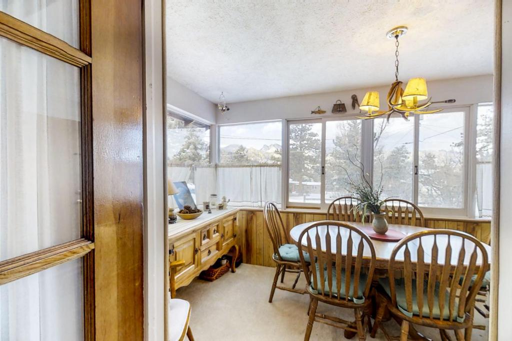 Monarch Cabin photo