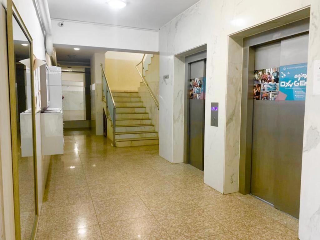 Central 2 bedrooms apartment near Palas Mall photo