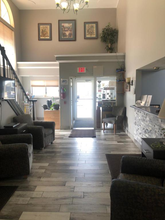 Adams Inn and Suites photo