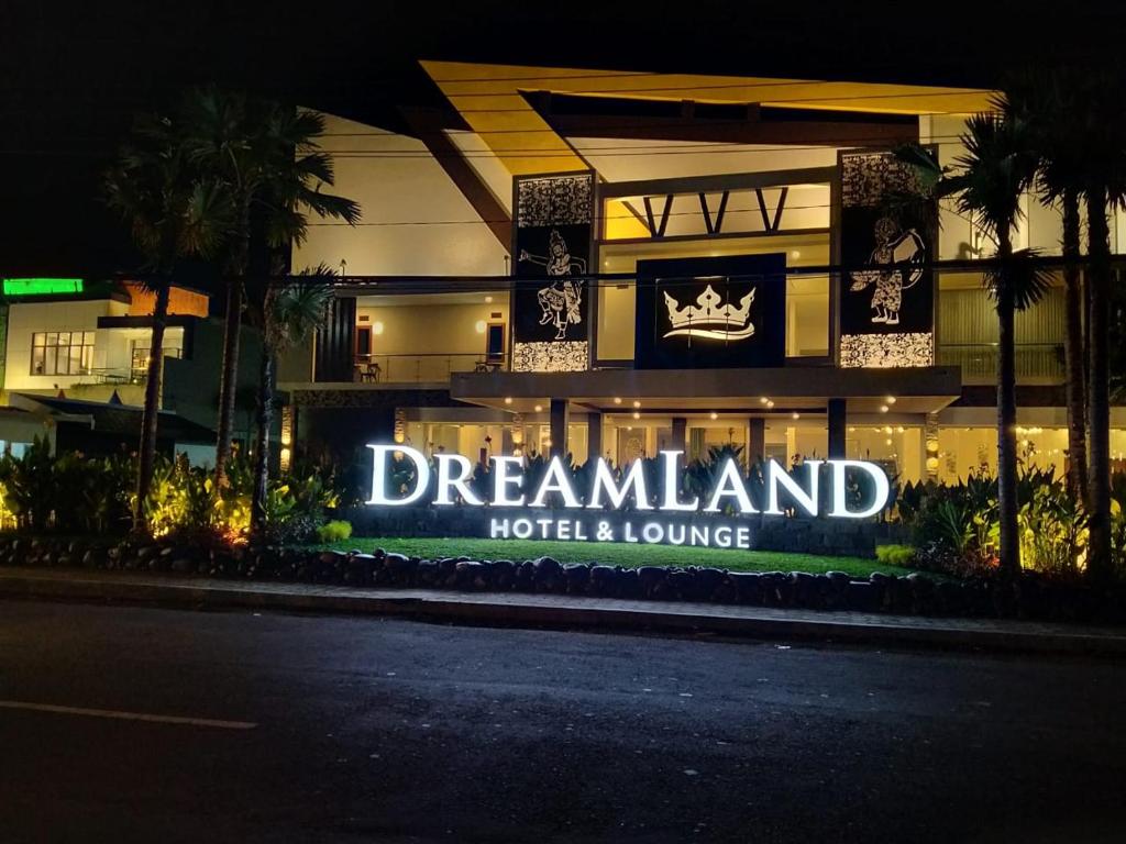 Dreamland Hotel And Lounge — Hotel in Bondowoso