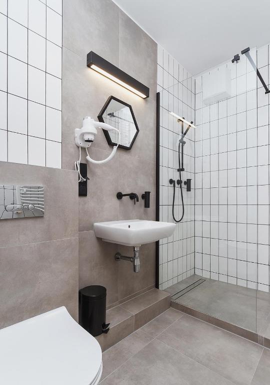 Aaron Aparthotel photo