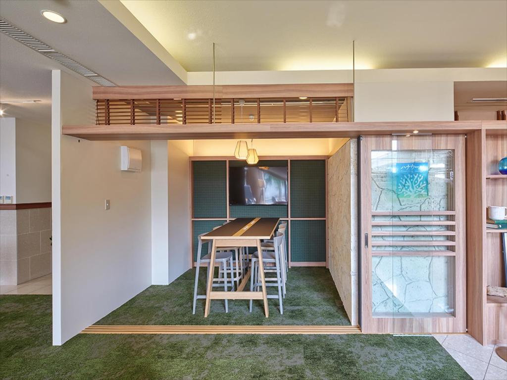 Shared lounge/TV area