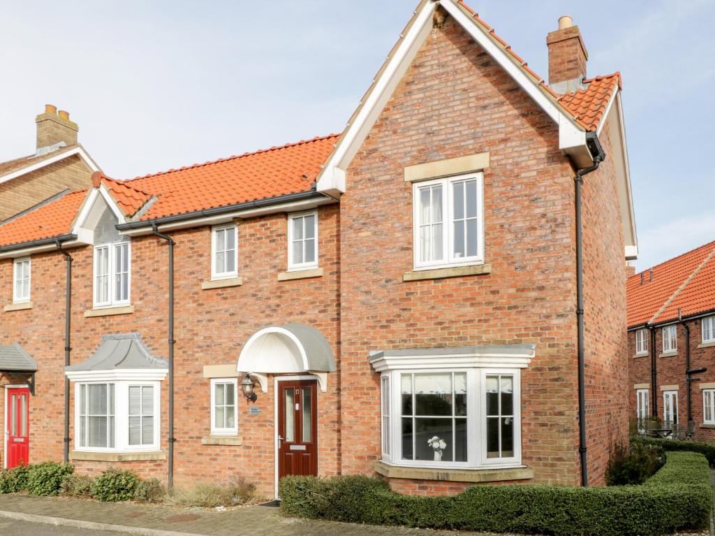 Blue Skye, 17 Talisker Walk, Filey