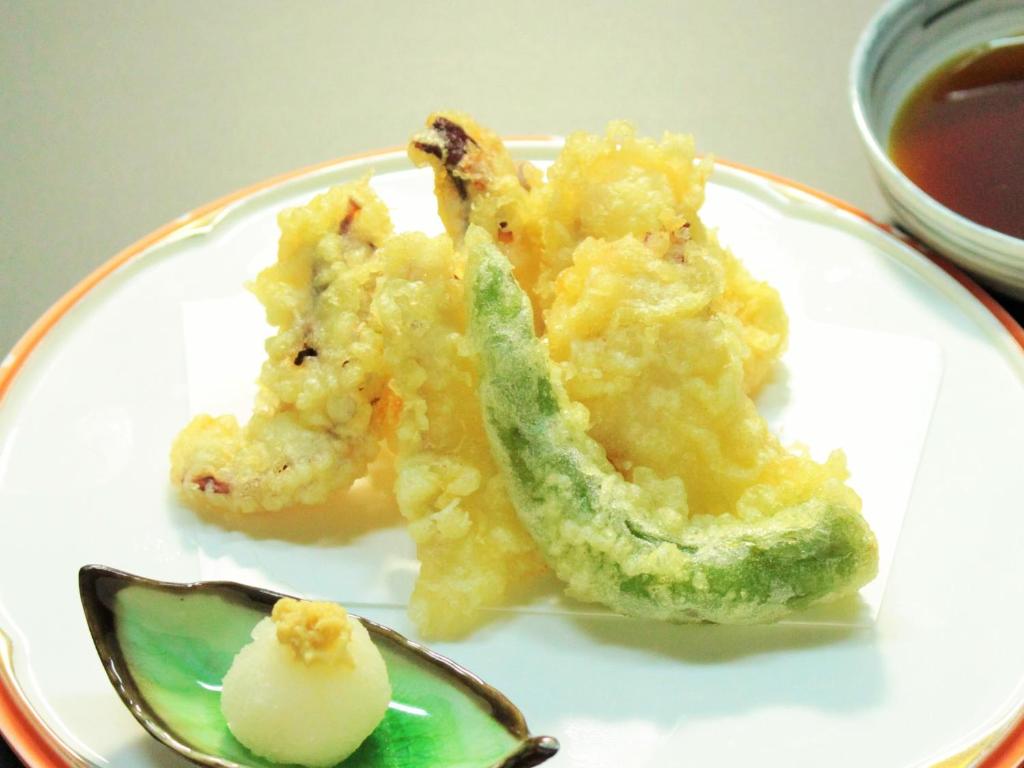 Comida y bebida