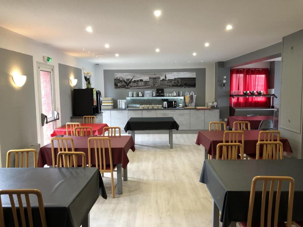 H  tel Restaurant Privil  ge authentic balladins ViaMichelin