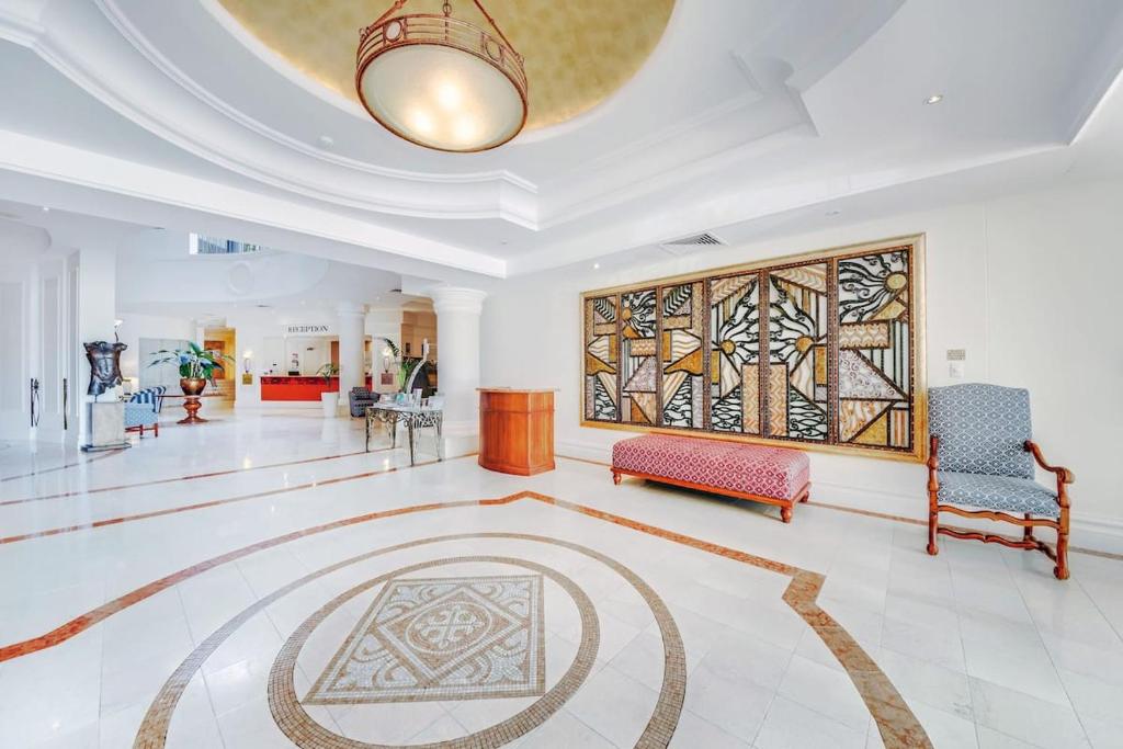 Broadbeach Holiday Apartments photo