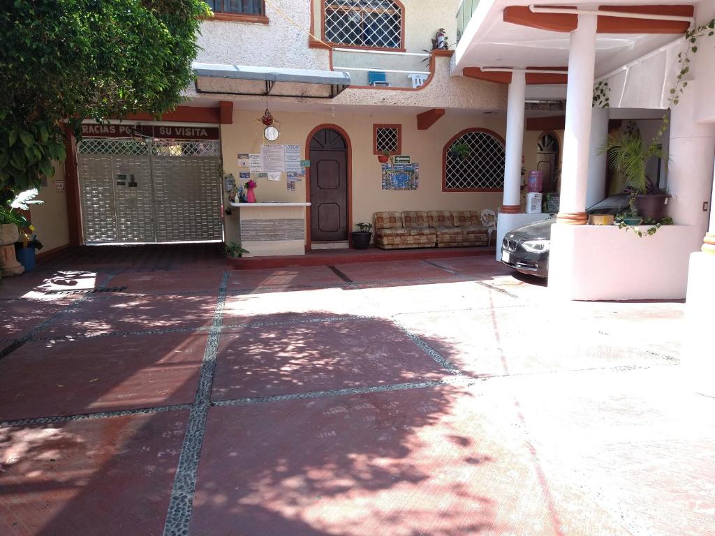 Hotel y Bungalows Olivares — Hotel in Acapulco