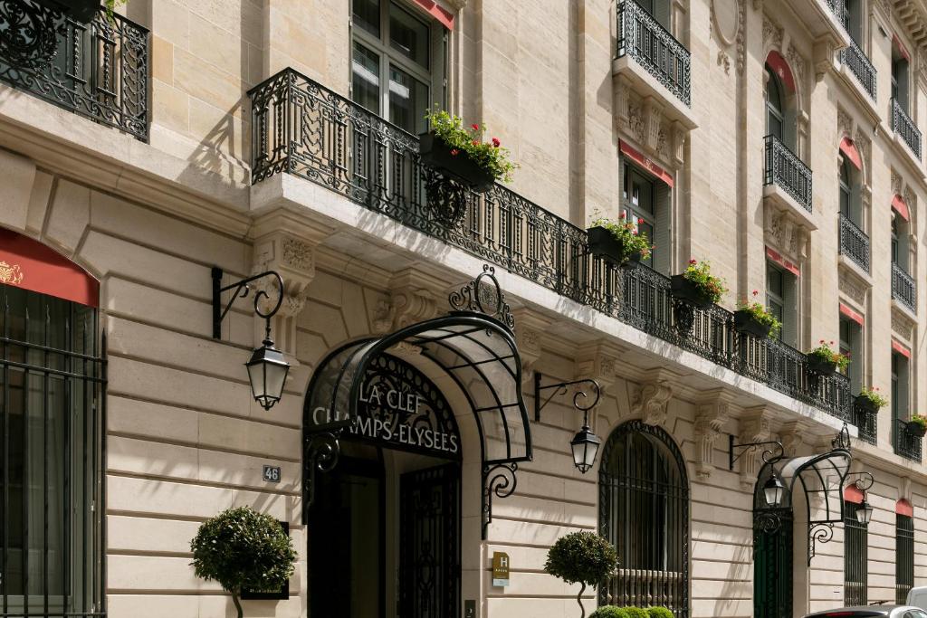 La Clef Champs-Élysées Paris by The Crest Collection - 1
