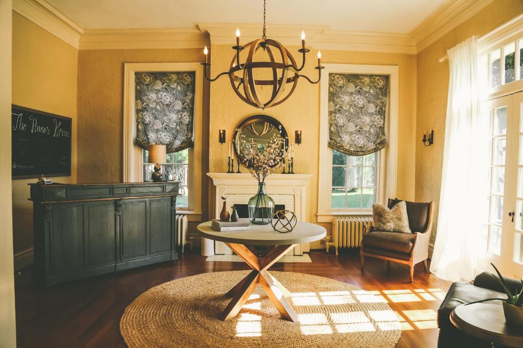 The Pinner House photo