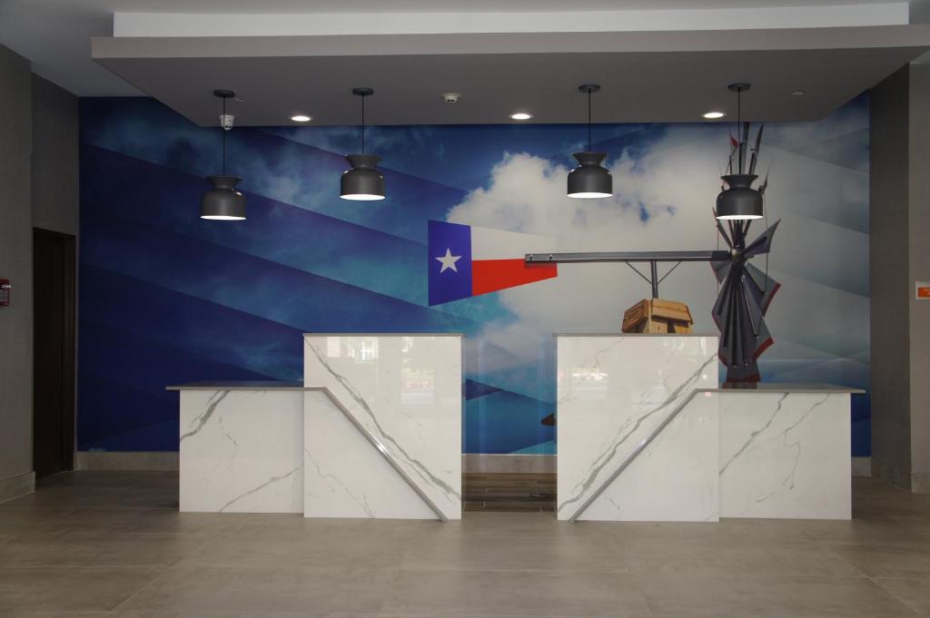La Quinta Inn & Suites by Wyndham Katy photo